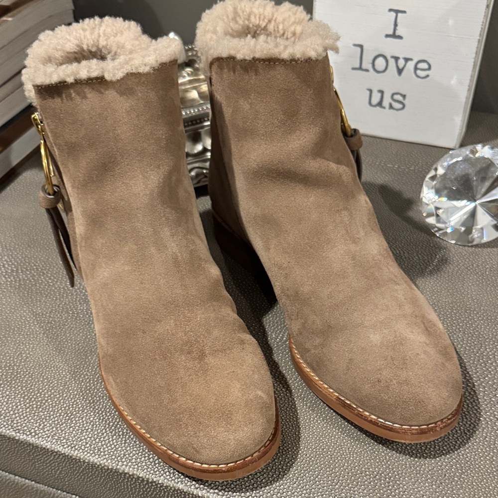 See By Chloe Women's Tan Suede shearling Ankle Boots